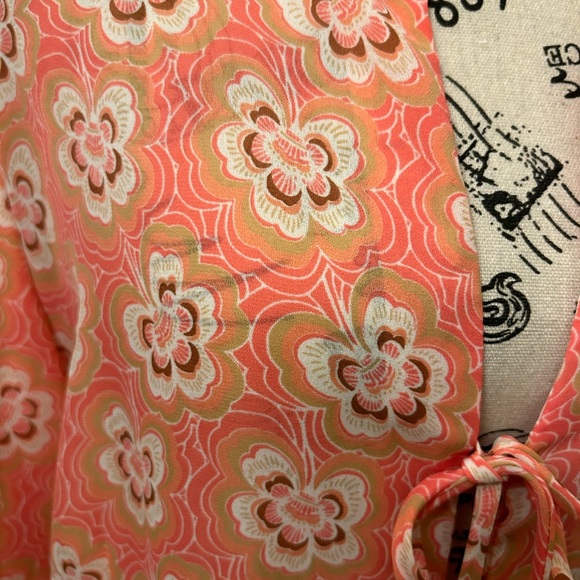 Cato  Cute floral blouse with tie .  Size 18-20 - Picture 3 of 5